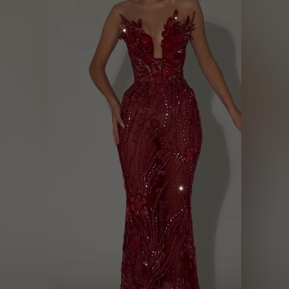 Red COSTUM MADE wedding guest gown - Picture 4 of 13